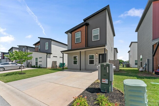 Photo - 941 Ventnor Ave