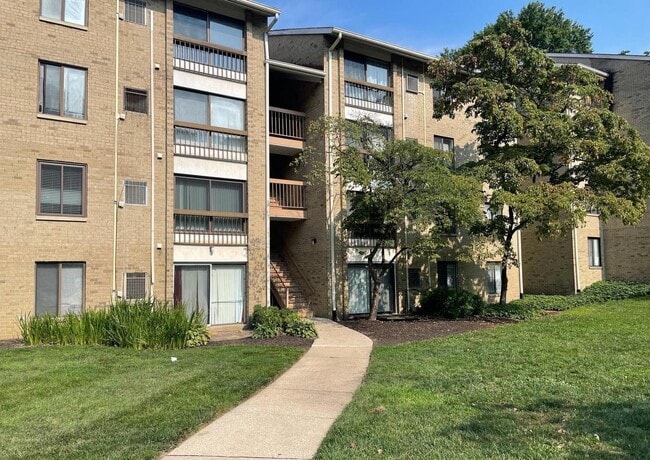 Building Photo - 8867 Rollright Ct Unit A
