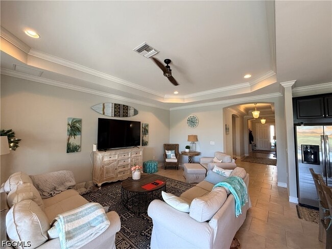 Photo - 3920 King Edwards St