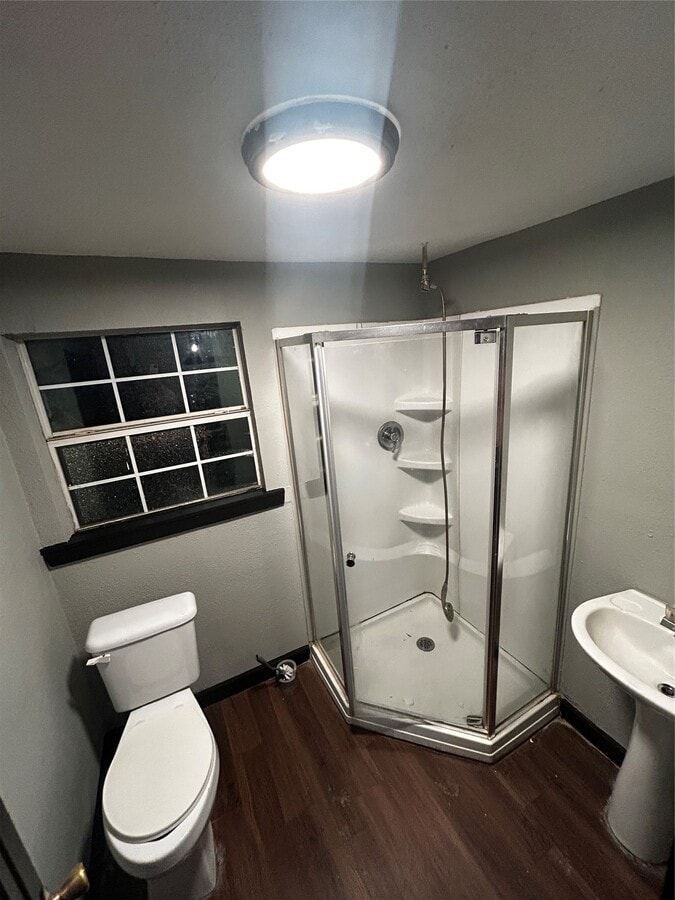 Photo - 8915 Irvington Blvd