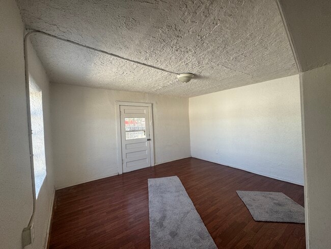 Photo - 6320 Geiger Ave