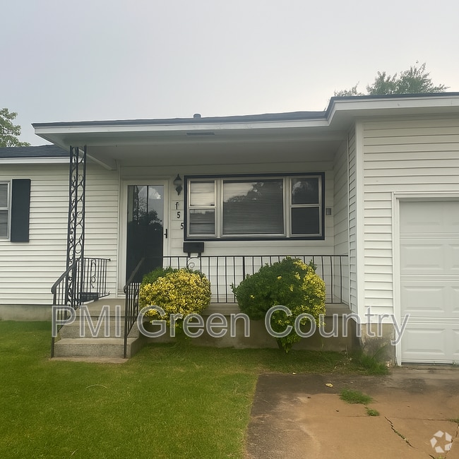 Building Photo - 428 S 67th E Ave Rental
