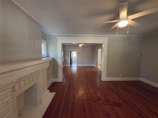 Photo - 1806 N Robinson Ave