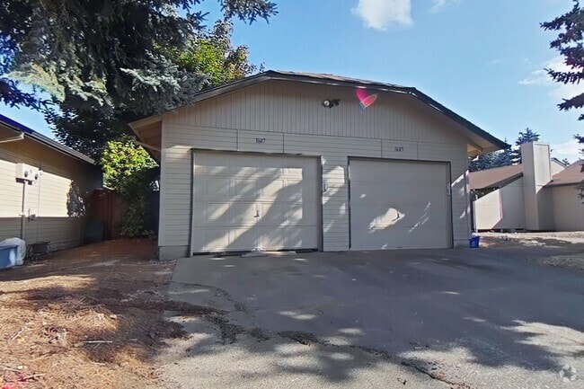 Building Photo - 2 Bedroom Duplex ~ Albany Unit 1647 23rd Court SE Rental