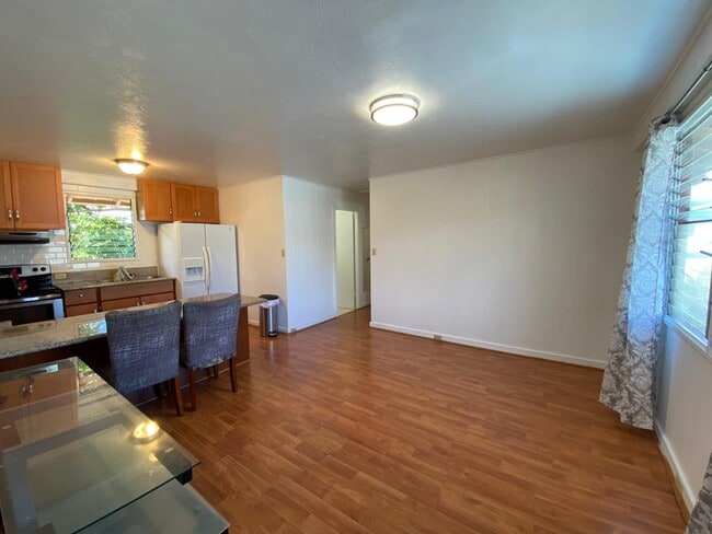 Photo - 1737 Fern St House