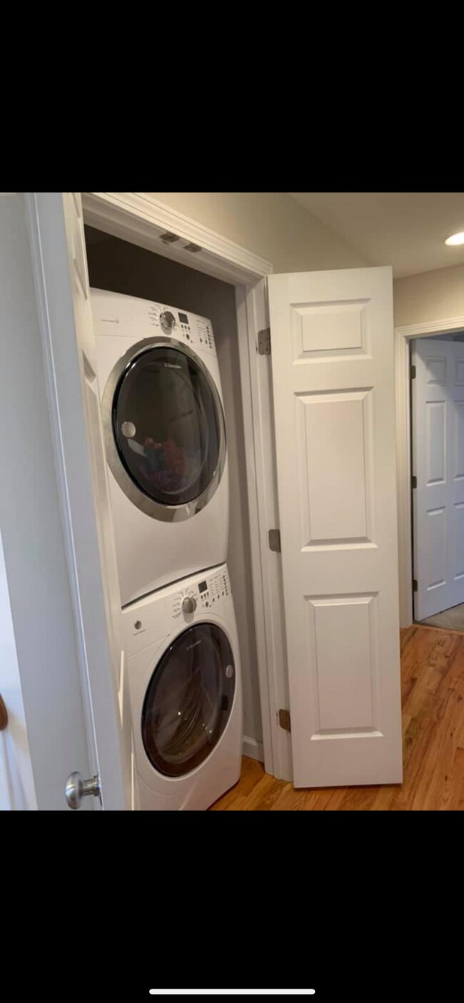 2 Woodridge Dr Condo Unit 2 Woodridge Drive Condo for Rent in Windsor Locks, CT