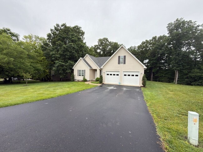 Photo - Beautiful Three Bedroom, Two and a half Bath home available in River Wood of Fairlawn