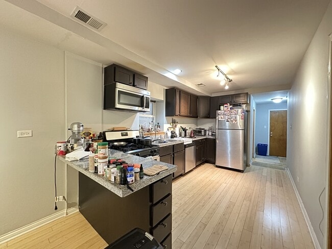 Photo - 1636 W Ohio St Unit 2