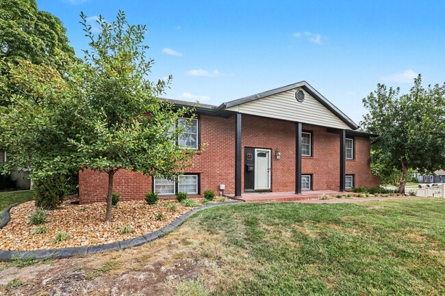 Building Photo - 9603 Knox Dr