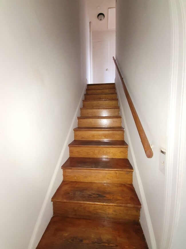 Photo - 405-A E Beech St