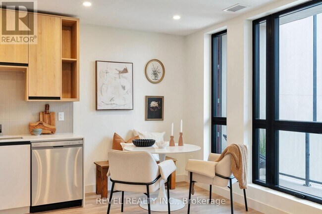 Photo - 4390 Hillview Dr Unit 202