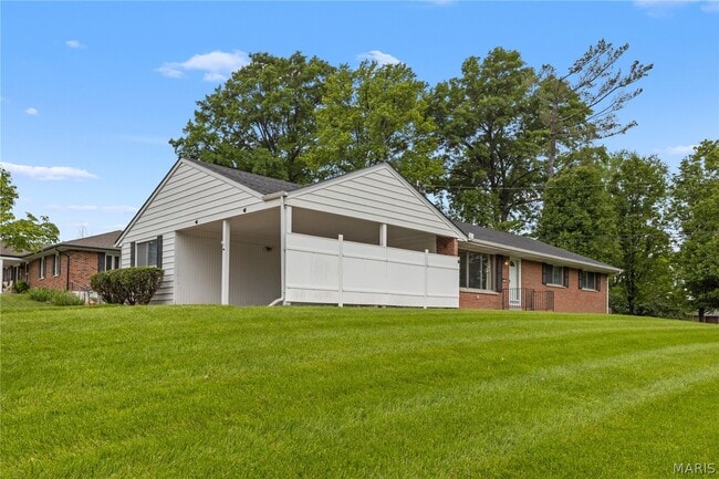 Photo - 1001 Schulte Rd