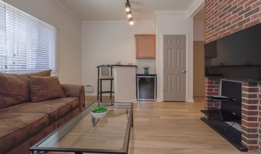 Photo - Chateau Apartments