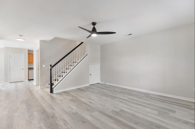 Photo - 8716 Percy Way