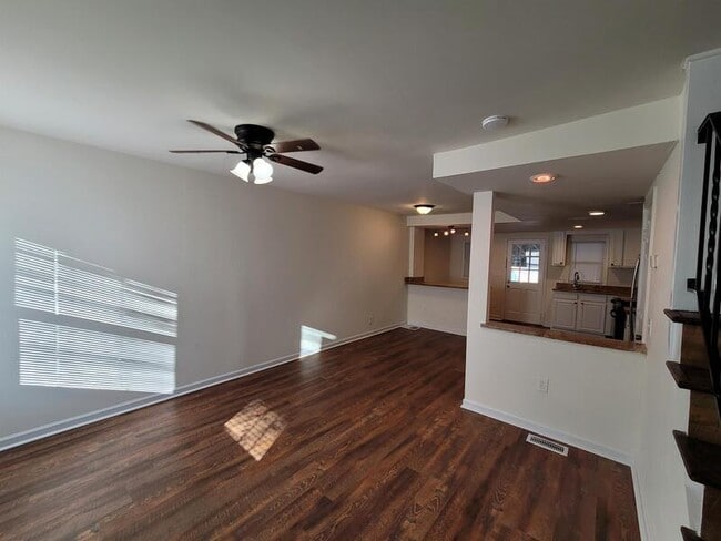 Photo - 5215 Wasena Ave