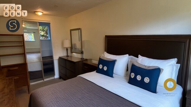 Photo - 4059 Liverpool St