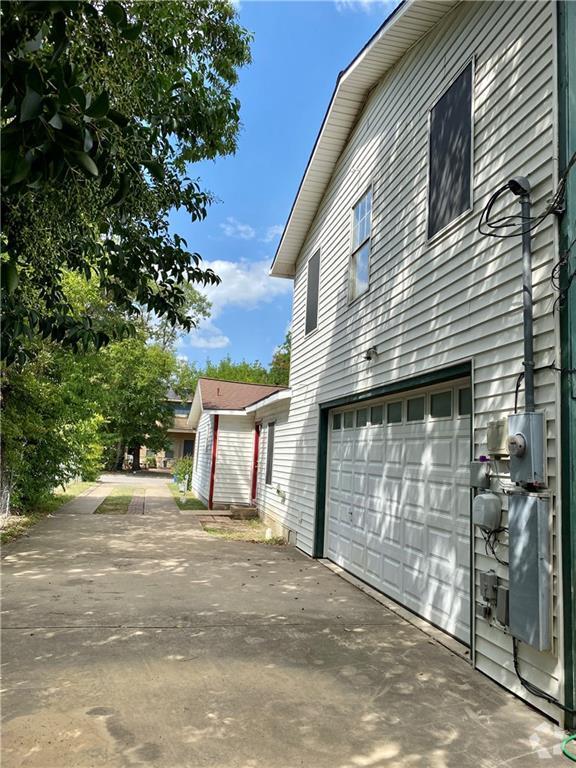 Building Photo - 104 1/2 W 55th St Rental