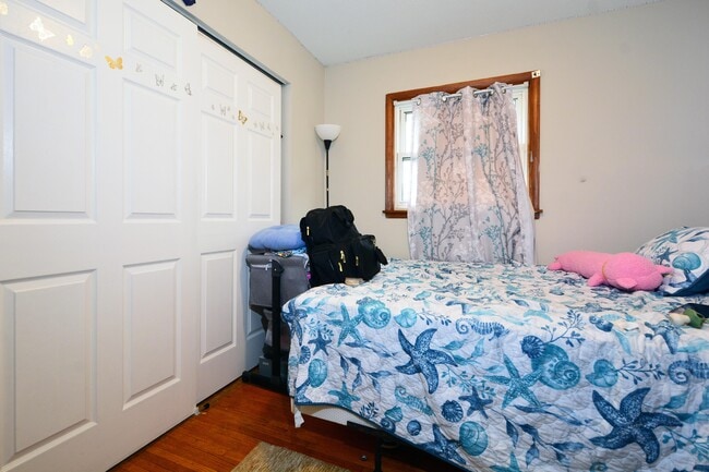 Photo - 214 42nd Ave NE