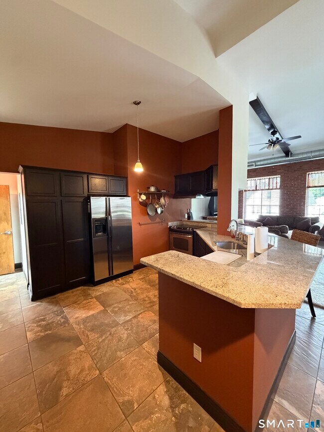 10 Summit St