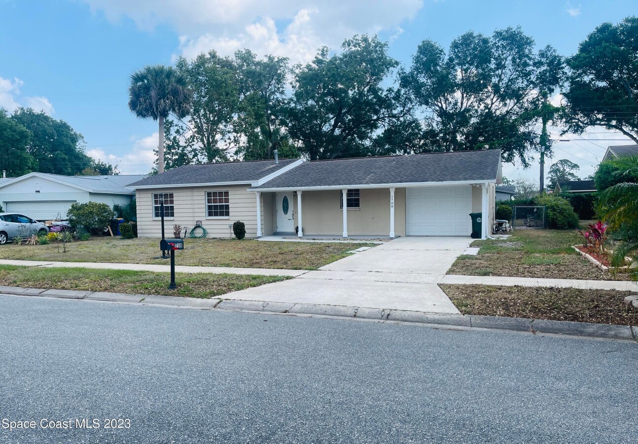 Photo - 1708 Fenway Cir House