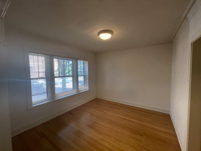 2145 W Chase Ave Unit 2