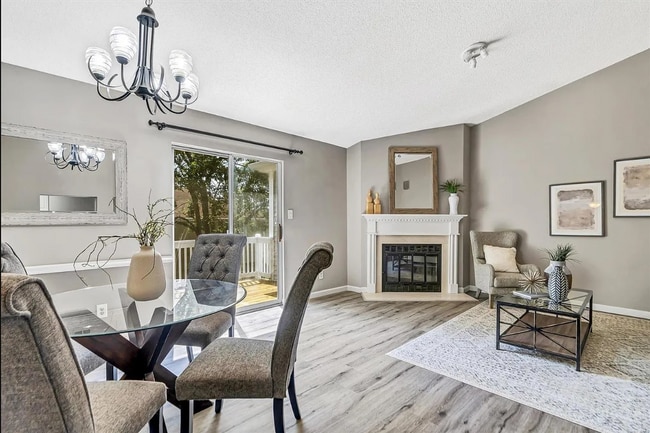 Photo - 1429 Thrush Pl