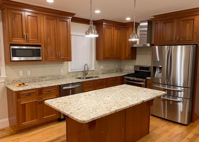 Building Photo - 7 Acron Rd Unit 1 Rental