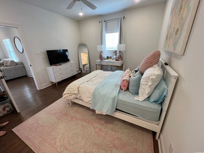 Photo - 3 bed 3.5 bath in South Grove!