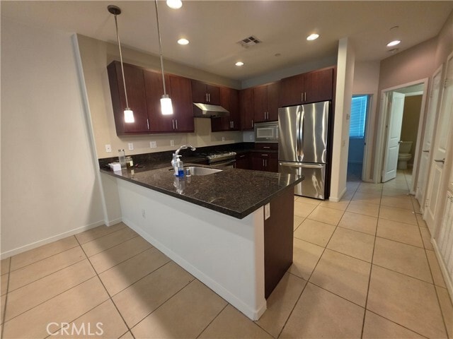1568 W Artesia Square