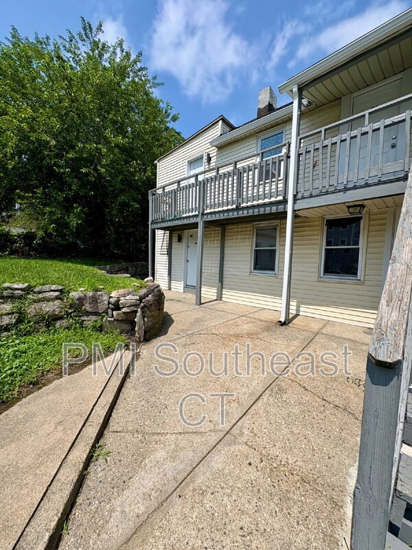 Building Photo - 65 Shaw St Unit 2B