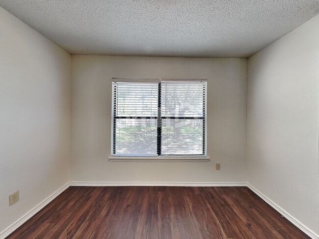 Photo - 8334 Tavern Pt