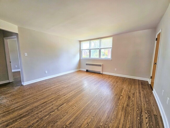 Building Photo - 24 Surrey Rd Unit #4