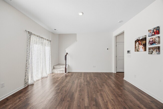 Photo - 2900 Bogart Ln