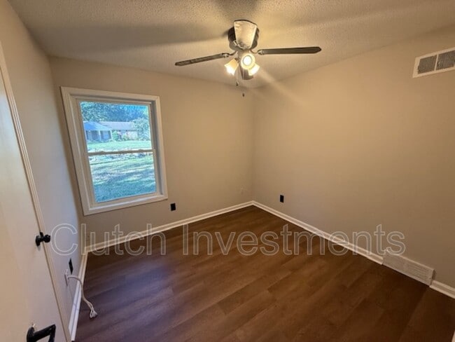 Photo - 2935 Briarwood Dr