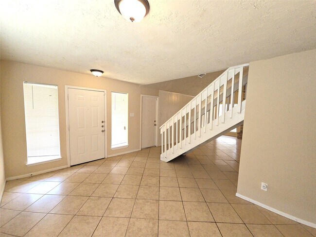 4718 Reynaldo Dr