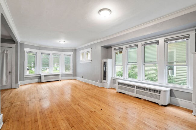 Photo - Murray Lower Flat