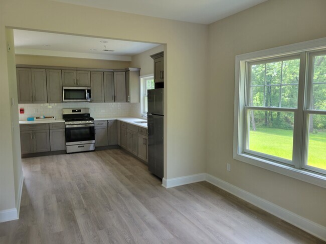 Photo - 211 Mount Horeb Rd Unit 3