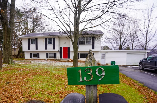 Building Photo - 139 Honness Ln Unit B