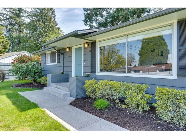 Building Photo - Stylishly Updated Mid-Century Gem on a Qui... Rental