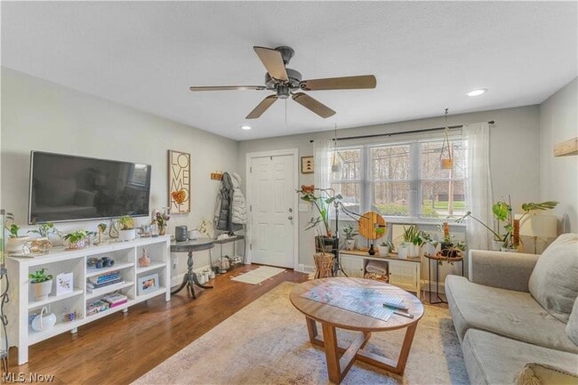 Photo - 2587 Jaycox Rd