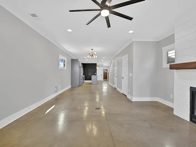 Photo - 368 Glenrose Ave