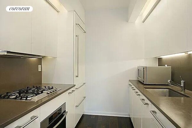 Photo - 340 E 23rd St