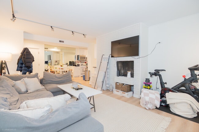 Photo - 2201 N Cleveland Ave Unit 104