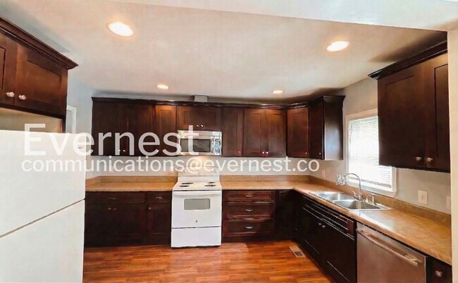 Photo - 1300 S Lyerly St