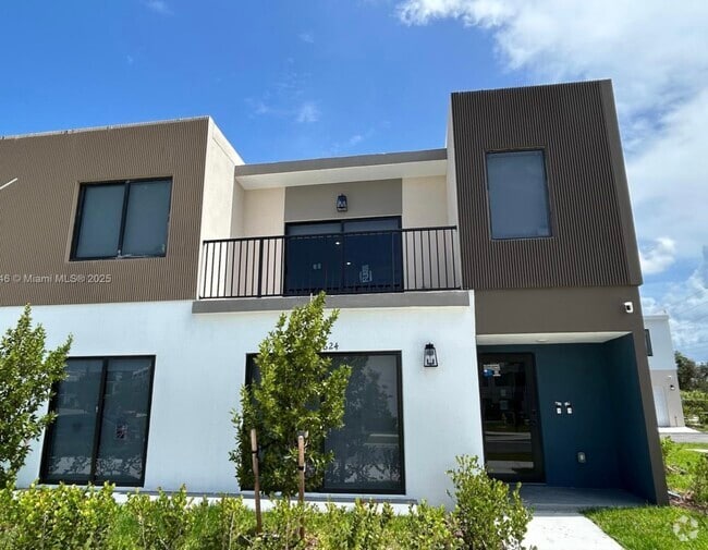 Building Photo - 14624 SW 261st Ter Unit 2 Rental