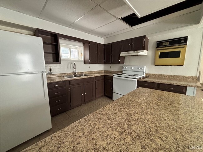 Photo - 650 Emerson St