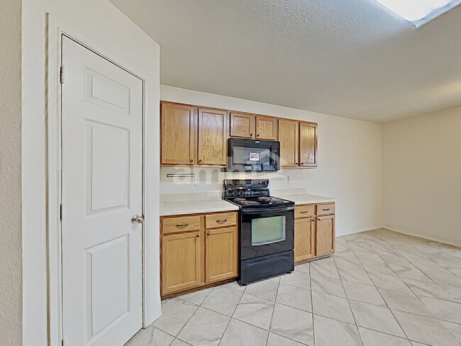 Photo - 9715 Woodland Pines