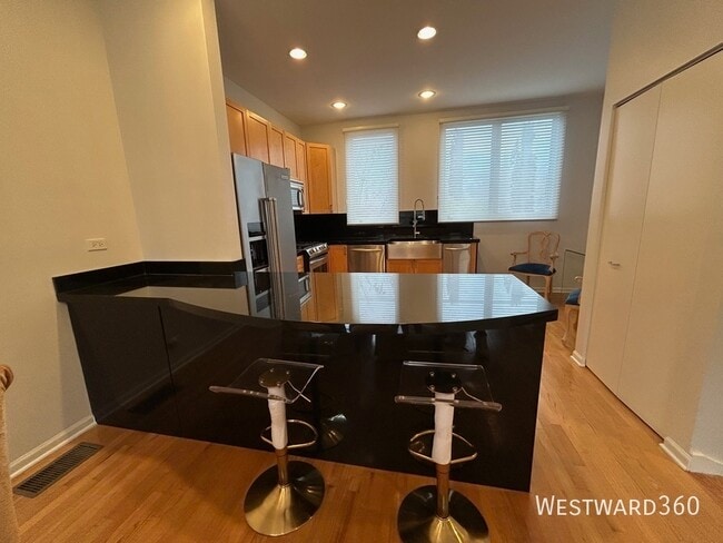 Photo - 1801 W Winnemac Ave