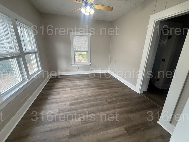 Photo - $945- 3 bed 1 bath home - Single Family Home