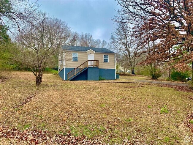 Building Photo - Cozy Living with Outdoor Space & Everyday ... Rental